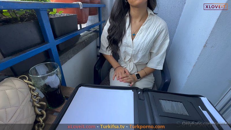 Almanyada iş görüşmesine giden Türk hatunu sikip sırtına boşaldı